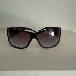 Chic Black Gradient Sunglasses